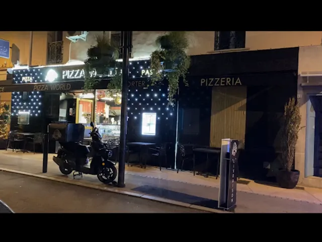 Pizzeria Pizza World | Pizzas Tacos Burger et kebab à la broche en livraison ou à emporter