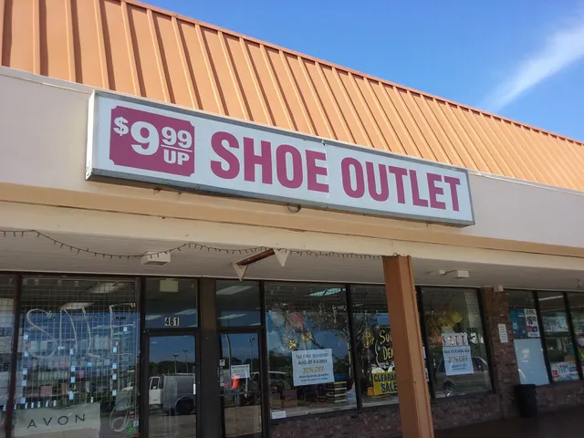 Lantana Village Square