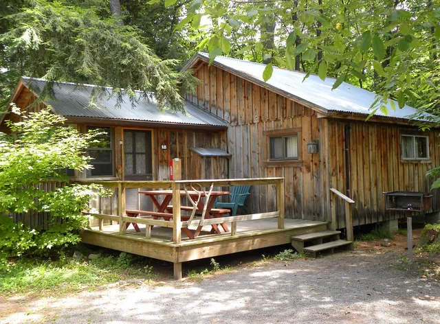 Lake Vanare Cabins