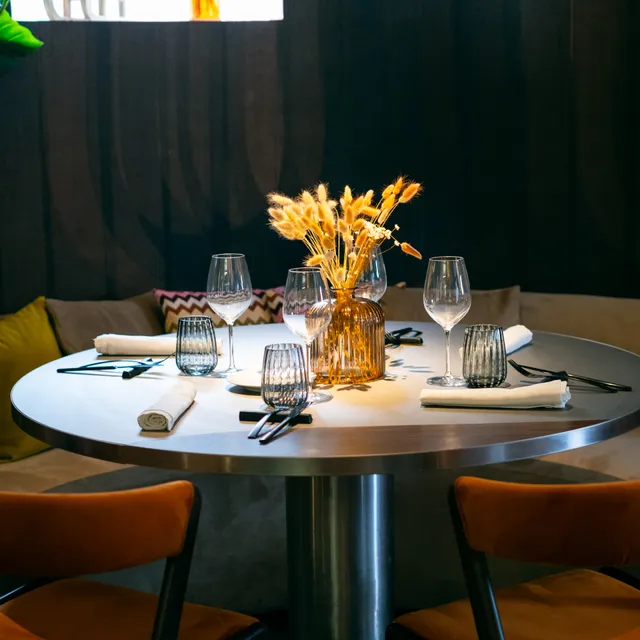 PIKY RESTAURANT & COCKTAIL BAR