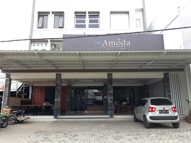 Hotel Amoda dan Cafe