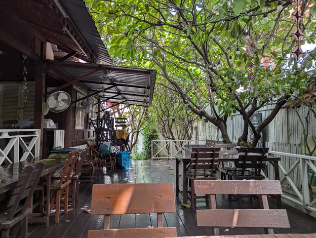 Phakhao Lao Restaurant