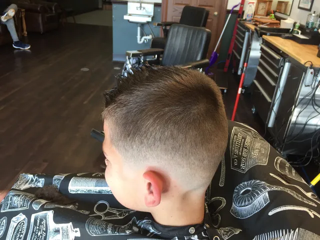 Pauly Ray’s Sports Barbershop