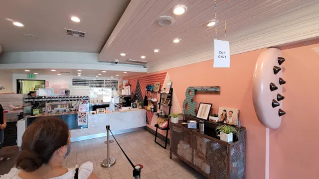 Dough & Arrow Cookies & Coffee.