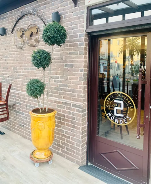 Cafe Brasserie Les 2 Mondes