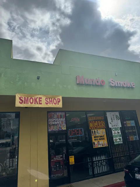 Mundo Smoke Shop