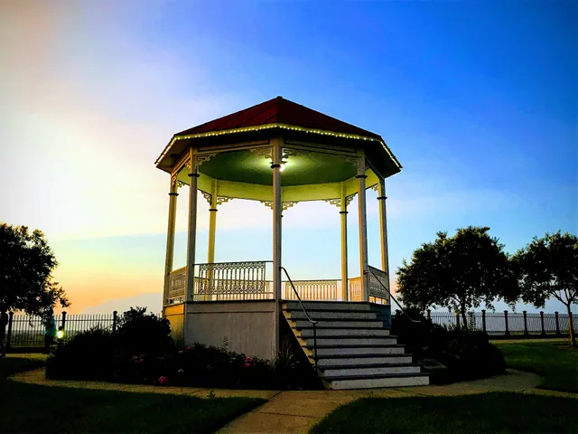 Natchez On The Bluff