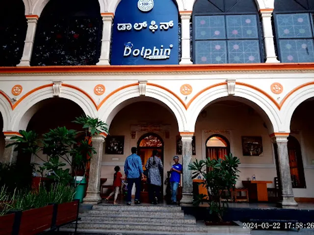 Dolphin Bakes 'N' Ice Creams