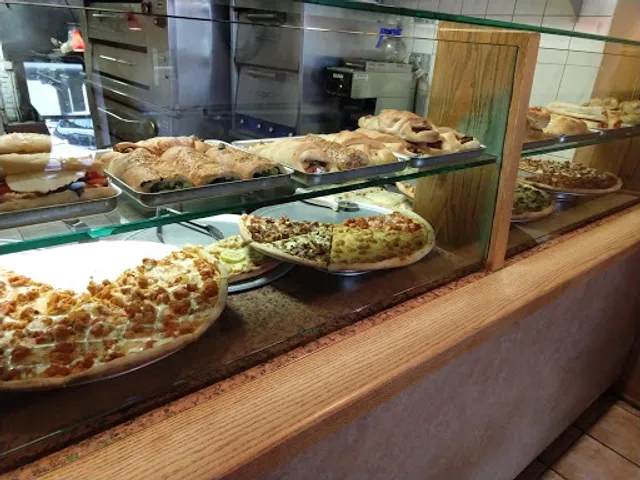 Camila’s of Front Street Pizzeria