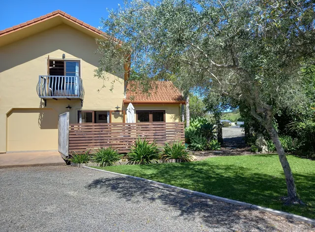 Mussel Bed Cottage and Boutique Bed & Breakfast accommodation, Cooks Beach