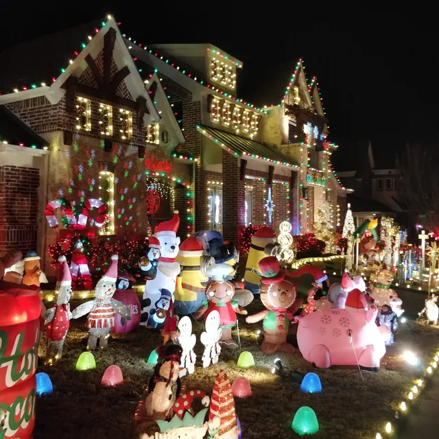 The Shops At Custer Plaza