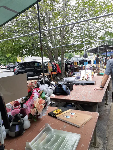 Riverside Flea Market