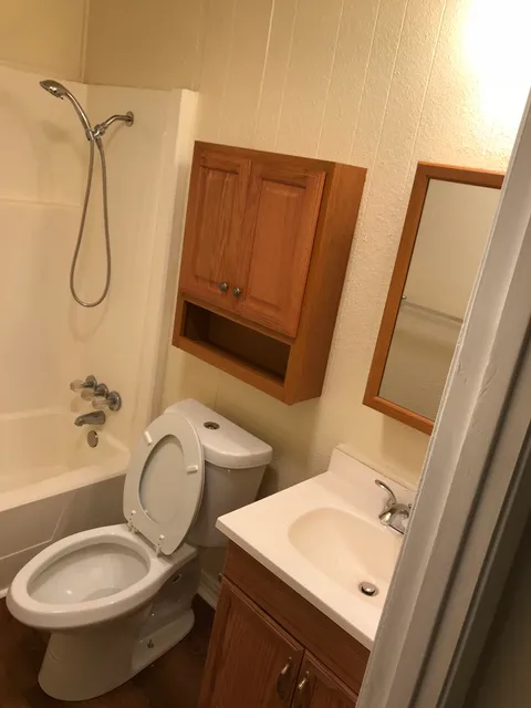 Eagle Inn Apartments