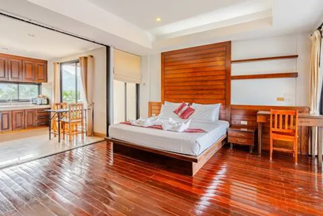 Chaweng Lake View Condotel