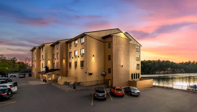 The VUE Boutique Hotel & Boathouse