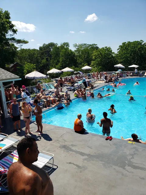 Rainbow Mountain Resort