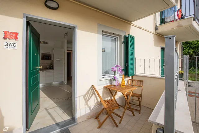 Valery House CIN IT011015C2B5IQ4VUU