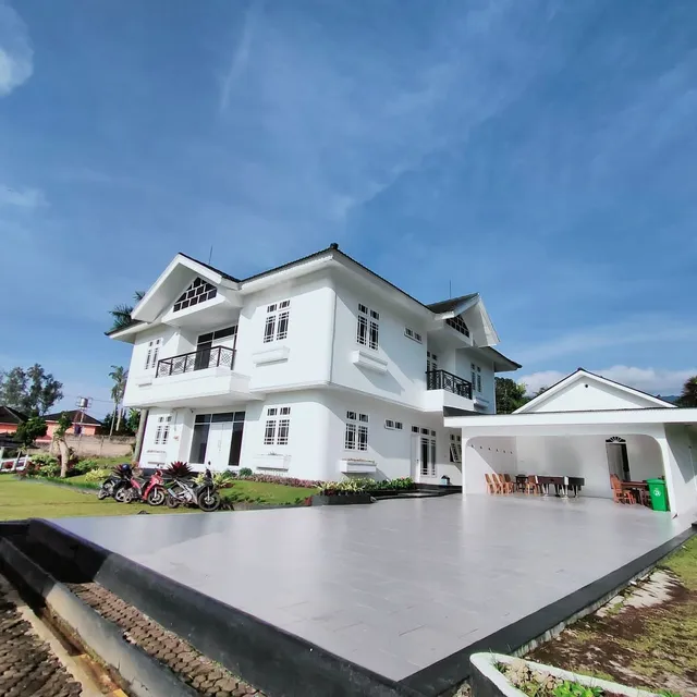 Villa Bukit Danau Umar Salim