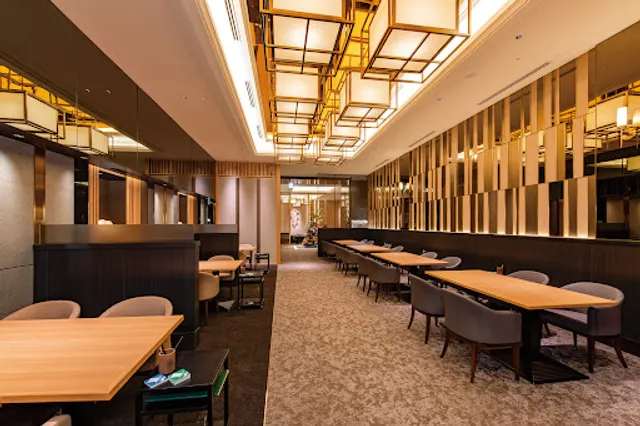 Esquire Club Shinjuku Sumitomo Building