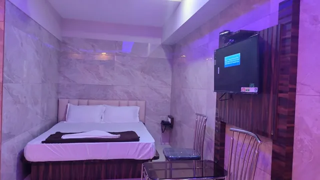 SOLSTAY INN RESIDENCY