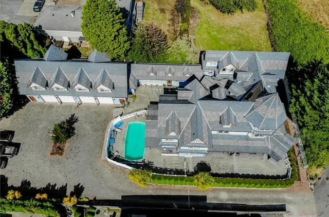 Mansion Inn Lake Stevens