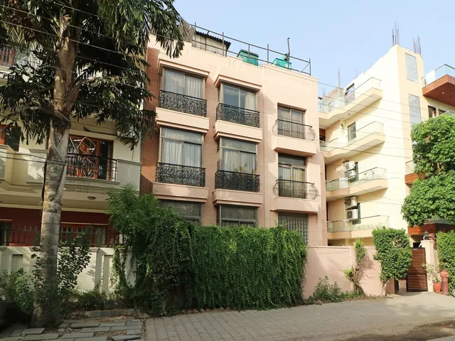 SilverKey Executive Stays 20016 Huda City Centre