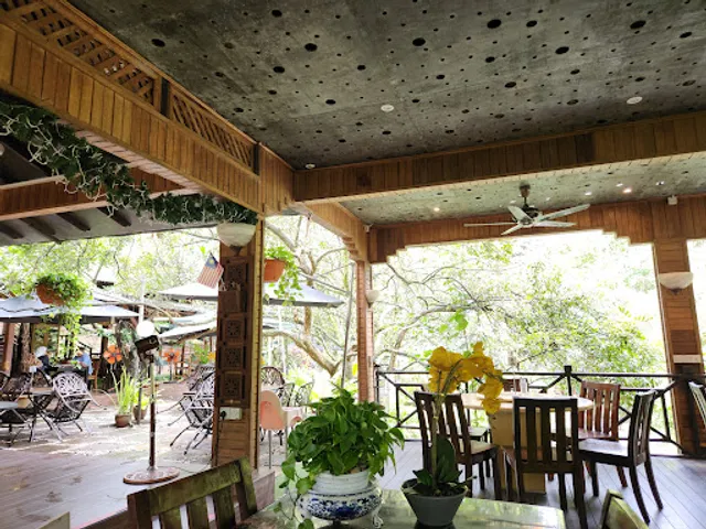 Tanah Aina Fareena Cafe ( SENI RIMBA RESTAURANT)