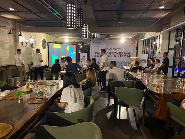 Beer and Barrel Kitchen n' Lounge