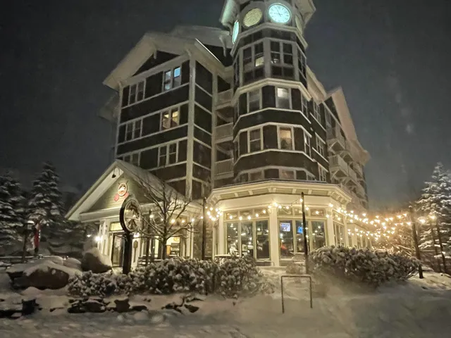 Snowshoe Resort Check-in / Top of the World