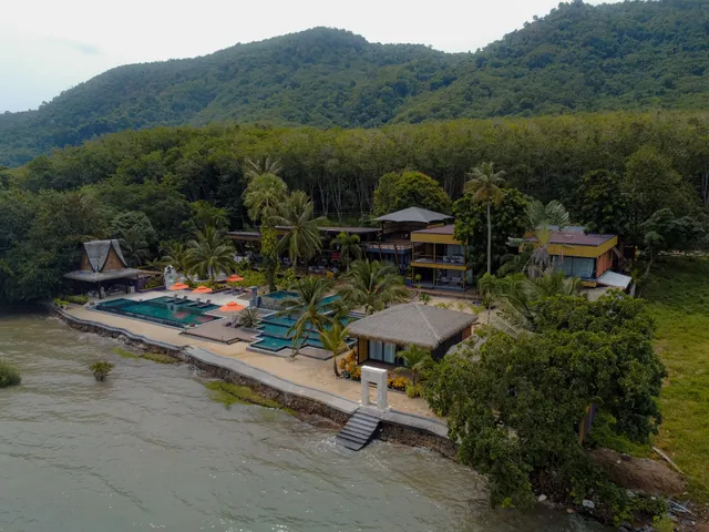 Big Sun Residence by iRETREAT