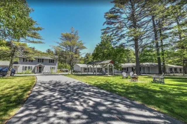 Acadia Pines Motel