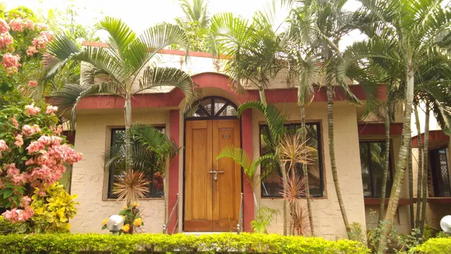 OYO 3068 Hotel Dolphin