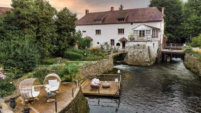 Charme Au Fil de l’Eau - Hotel Jacuzzi Privatif Proche Paris