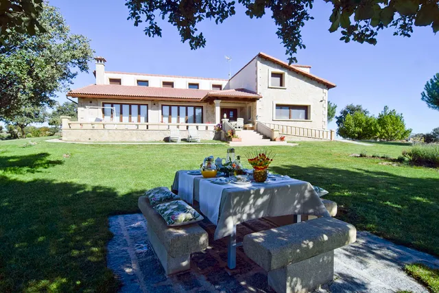 CASA ENTRE PIEDRAS Y ESTRELLAS