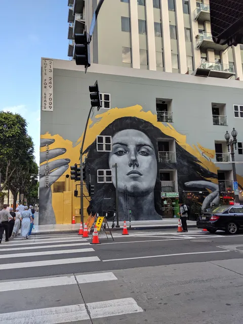 Space Pods Hollywood - Coed Living B&B