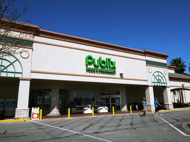 Shoppes at Paradise Pointe