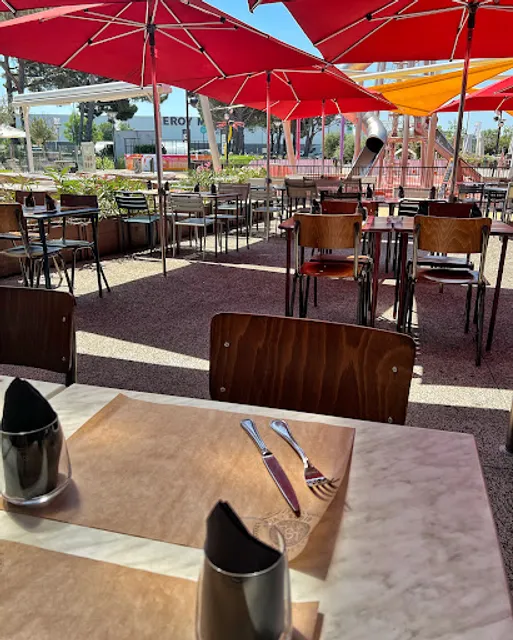 Le Saint Laurent | Bar à cocktails & Restaurant