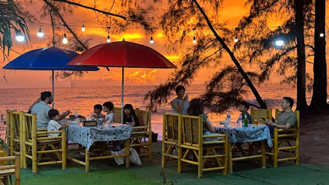 Lay Mai Khao Seafood Restaurant