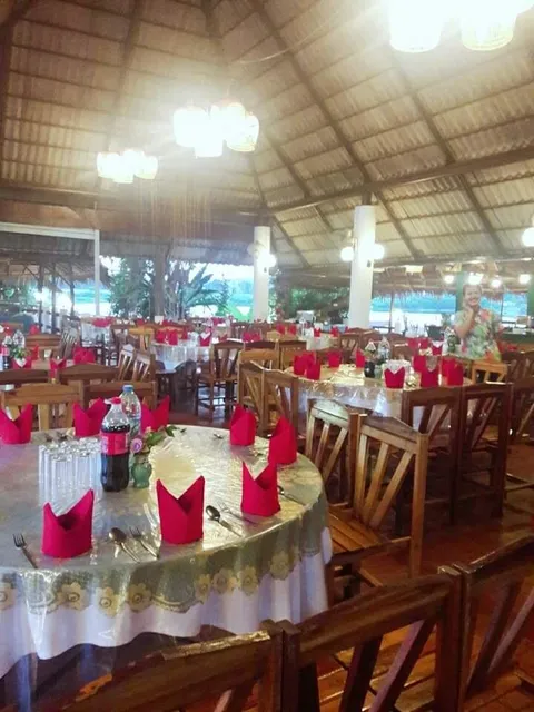 ภัตตาคารริมน้ำไทยวิลเลจภูเก็ต