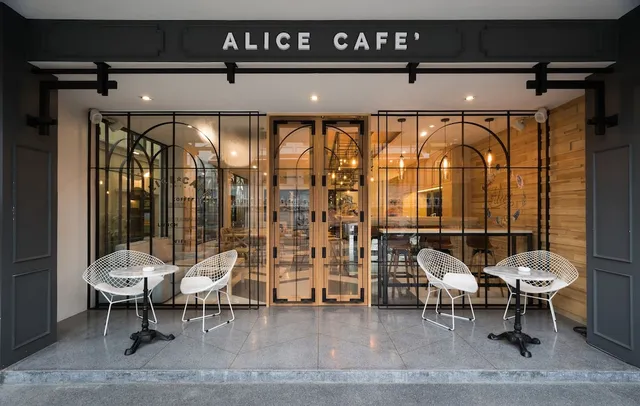 ISSARA by d HOSTEL BANGKOK