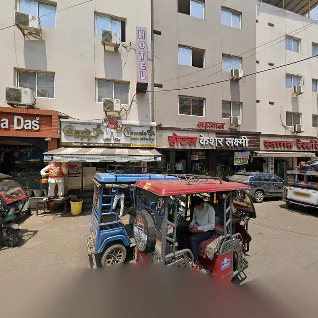 Hotel QiK Stay at Keshar Laxmi