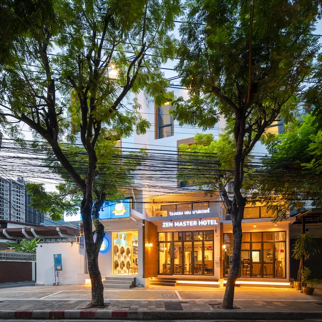 ZEN MASTER HOTEL