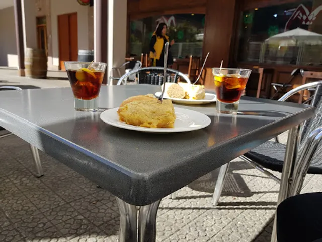 Badis Cerveceria, C.B.