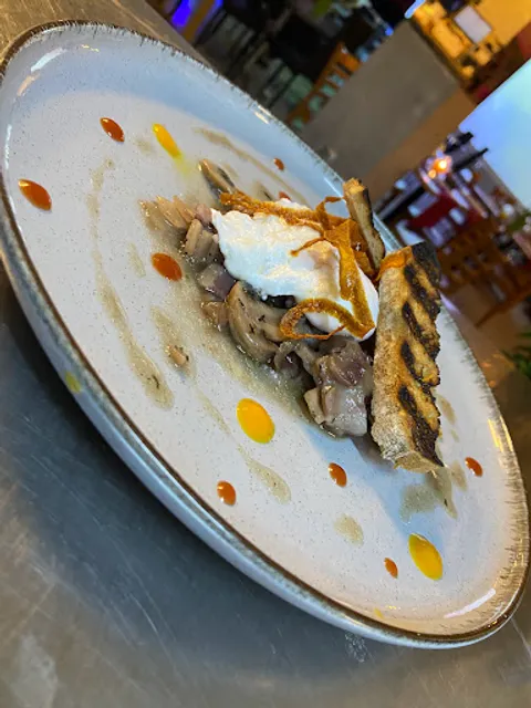 EL BUEN PROVECHO kavas sylvain (Local yani’s bar)