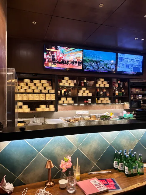 CHA HONG KONG EATING HOUSE