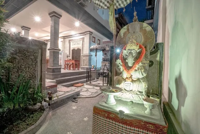 Three Dewi's Guest House