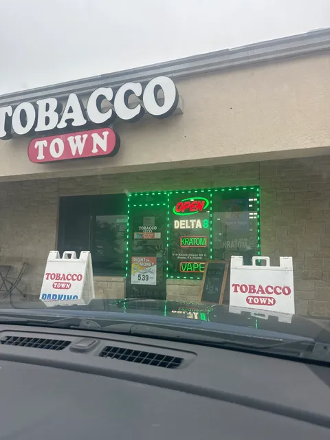 TOBACCO TOWN // VAPES, KRATOM, CIGARS & More