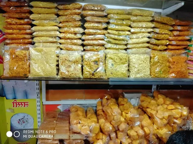 Ganesh dairy & sweets स्पेशल सातारी कंदी पेढे