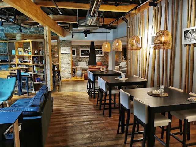 4'47 Restaurant bar lounge