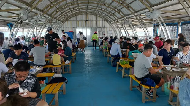 和慶半潛艇海洋牧場